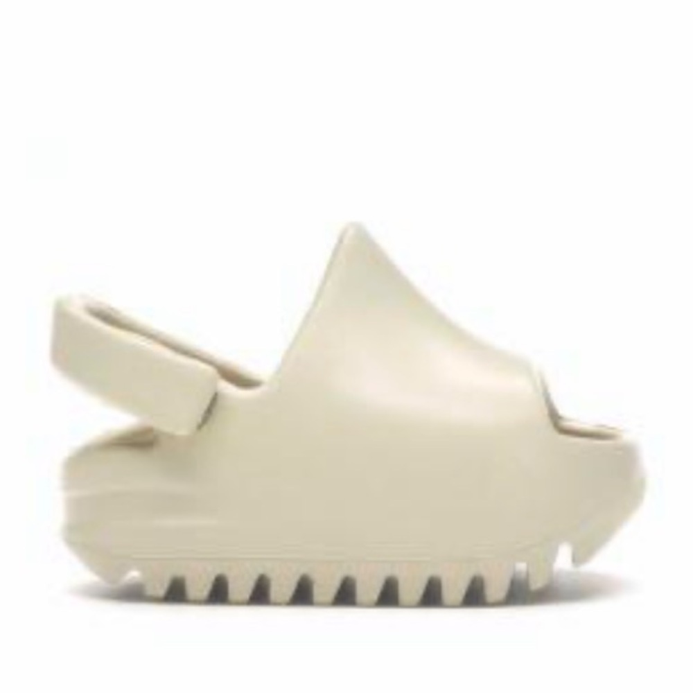 adidas Yeezy Slide
Bone (Infants) Size 7